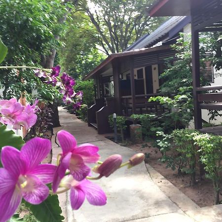 The Beach Garden Resort Pattaya Exterior photo