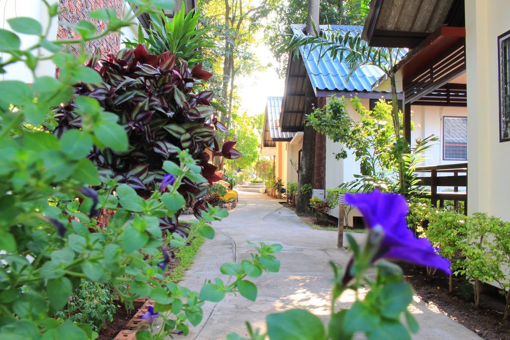 The Beach Garden Resort Pattaya Exterior photo